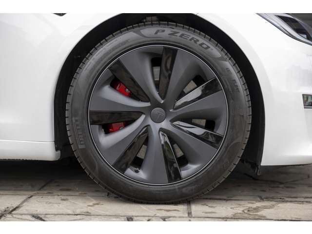 255/45R19