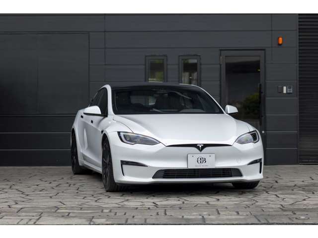 Model S Plaidの入庫です。