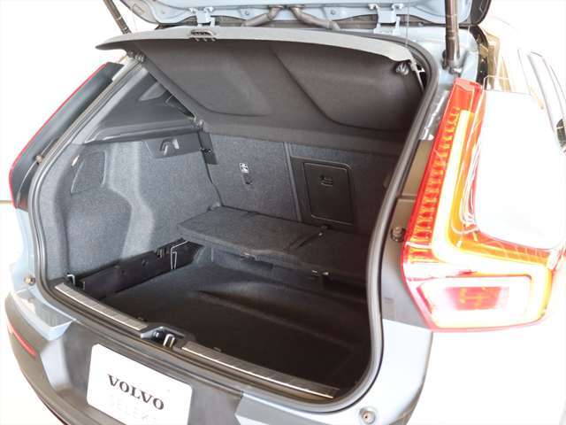 また床下にも収納スペースがあり、普段は使わない小物をスマートに隠す事ができます　脱着したトノカバーもピッタリと収められます