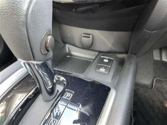 気になる車はすぐにお問い合わせください！画面右側の0066から始まる無料ダイヤルからお問い合わせ下さい！専門スタッフがお車のご質問にお答えいたします！