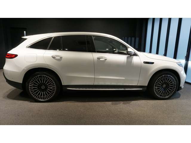 修理からメンテナンスまで、新車登録日から3年間無料トータルサポートするメルセデスケアを継承してご納車メルセデス・ベンツの価値と信頼性をさらに高め、オーナーの皆さまへより大きな安心を提供します。