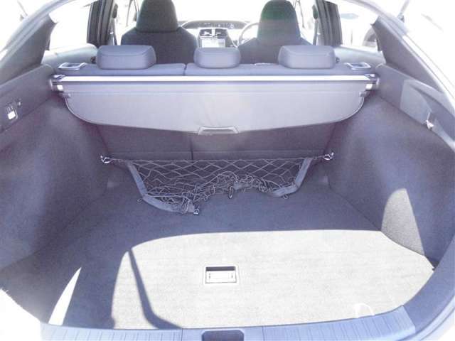 【トランク】荷物を積むのに十分な広さです！出かけ先でお土産を沢山買っても大丈夫♪