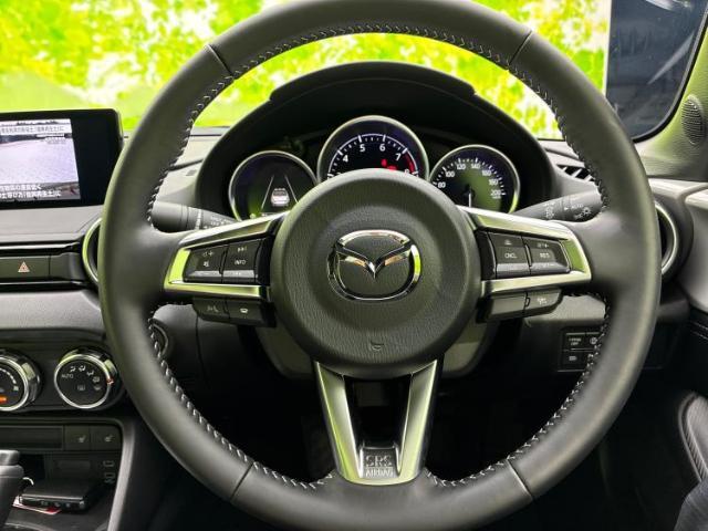 WECARSの展示場では実際に見て、触ってお車をお選びいただけます！知識の豊富な営業スタッフが様々なカーライフをご提案いたします！