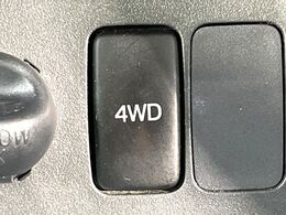 4WDのお車ですので、雪道でも安心です♪降雪地地域にお住まいの方以外にも、ウィンタースポーツが趣味の方や降雪地域へ帰省される機会がある方にもおすすめ！