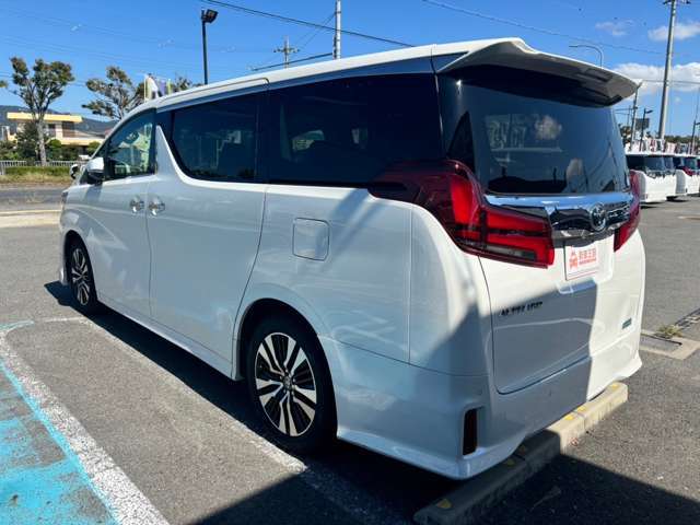 当店の車両は大量仕入れ、大量販売を行っておりますので、お客様にお安くご提供させていただいております。