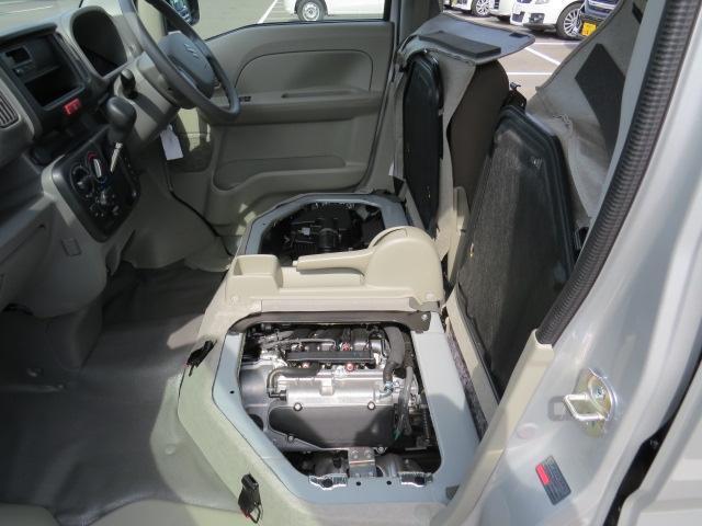 「スズキプレミアム認定中古車」は、「スズキ独自の基準をクリアした内外装仕上げ」、「車両状態が一目でわかる車両状態証明書」、「安心の3年保証」の3つの安心をお客様にお届けする、特別な中古車です。