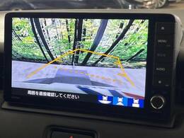 【バックカメラ】駐車時に後方がリアルタイム映像で確認できます。大型商業施設や立体駐車場での駐車時や、夜間のバック時に大活躍！運転スキルに関わらず、今や必須となった装備のひとつです！