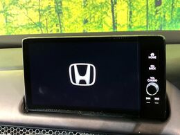 【メーカー純正ナビ】インテリアに溶け込むスタイリッシュな「専用設計」メーカーナビを装備♪視認性や操作性など基本性能にも優れ、より上質なカーライフをお楽しみいただけます。