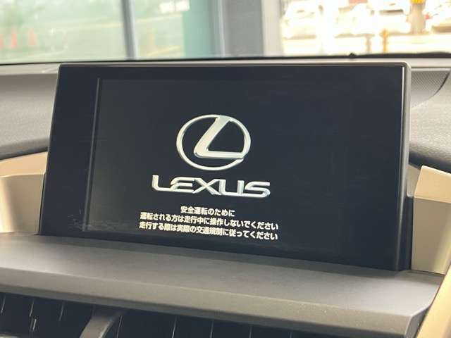 【地デジナビ】　　地デジナビが装備されており、DVD再生、Bluetoothなど幅広いメディアに対応しております♪目的地にも迷わず行けます♪