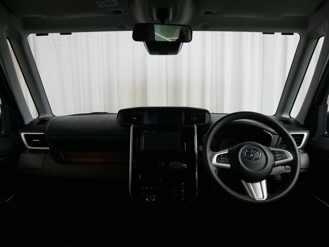 見通しのよいすっきりとした視界で、誰でも運転しやすいです。運転のしやすさは疲れにくさにも繋がりますよ♪