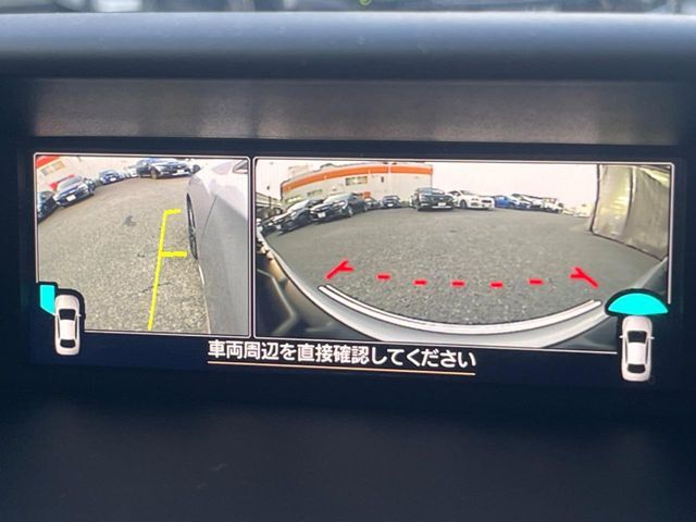 【フロント＆サイドカメラ】ドライバーから見にくい死角部分を映像で確認できる前方と左側面にカメラを装着。見通しがきかない場所や住宅密集地などを運転することが多い人におすすめの安心装備です。