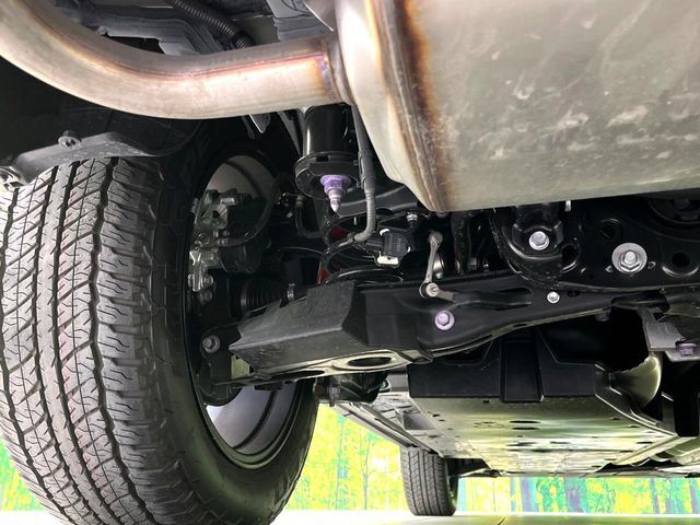 お車を安心してお乗りいただく為には、足回りの定期点検が欠かせません。サービスサポート（有償保証）では無料点検もご提供しており、安心のカーライフをお過ごしいただけるサポート体制が整っています。