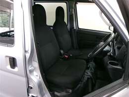 見通しのよいすっきりとした視界で、誰でも運転しやすいです。運転のしやすさは疲れにくさにも繋がりますよ♪