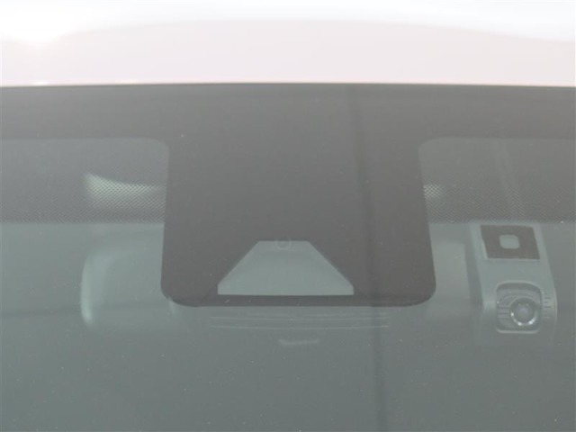 サポカーは、高齢運転者を含めたすべてのドライバーによる交通事故の発生防止・被害軽減対策の一環として、国が推奨する新しい自動車安全コンセプトです。詳しくは販売店スタッフまでおたずねください。