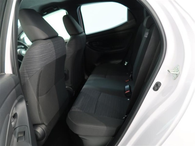 ゆとりある広々とした車内空間は、ドライブを始め買い物やレジャーなど、幅広く活躍します。一人でもみんなとでもお出かけを楽しみましょう！