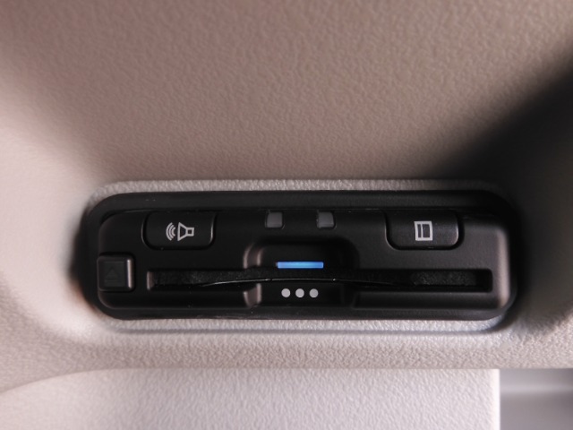今や必需品の◆ETC車載器　装備車◆　有料道路を利用する際にスムースに通過でき、わずらわしい料金支払いから開放されます！