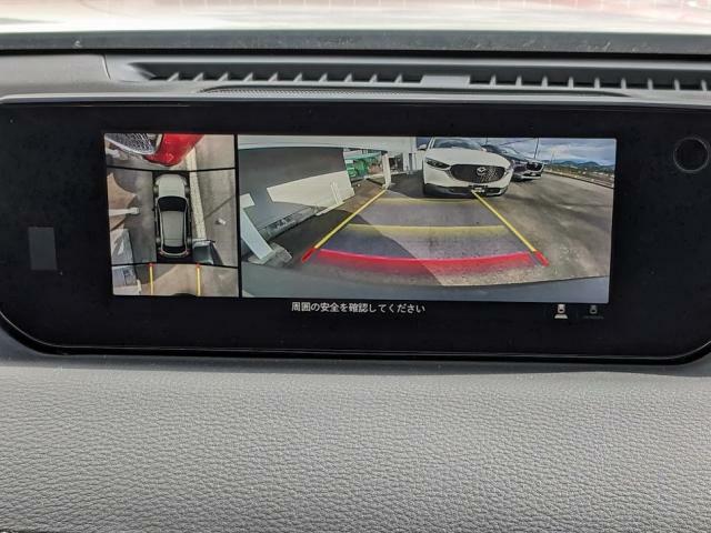 【360度ビューモニター】車両の全方位をモニター映像で確認できる安全装備です。画素が鮮明で扱いやすいです。しかしながら、映像だけでなく目視での確認も必ずお願いします。