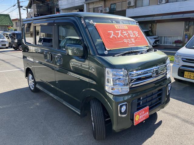166号線沿いサンディさんファミリーマートさんの向かい側です。