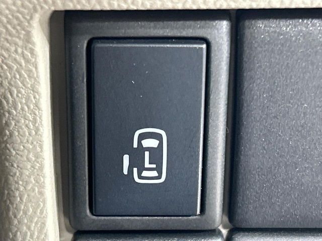 【パワースライドドア】スマートキーや運転席のスイッチでスライドドアの開閉が可能♪電動だから力を入れてドアを開ける必要が無く、小さいお子様でも、重い荷物を持っている時もラクに開け閉めできます♪