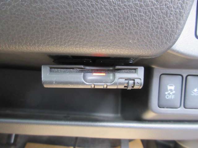 〔ETC〕高速道路必須アイテムのETC装着済みです。最近はスマートインターチェンジも増えてきたのでETC必須ですね！