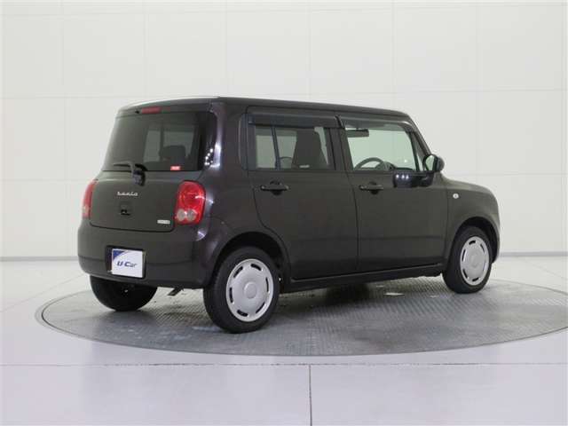 全国トヨタディーラーの中でも数少ない、トヨタ認定検査員が1台ずつ内外装をチェック。