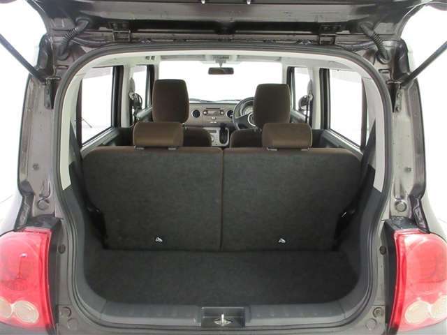 ラゲージスペースもしっかり確保。買い物の荷物もばっちり積み込むことができて便利です。