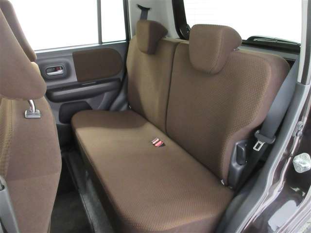 清潔で広々した座席です。ぜひ、現車を見て体感してみてください。