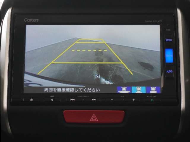◆バックカメラ◆リバースにするだけで映ります、後方の安全確認や、狭い駐車場での車庫入れ、雨の日や夜間など視界の悪い時に便利です！安全にバックする為には欠かせない装備です。