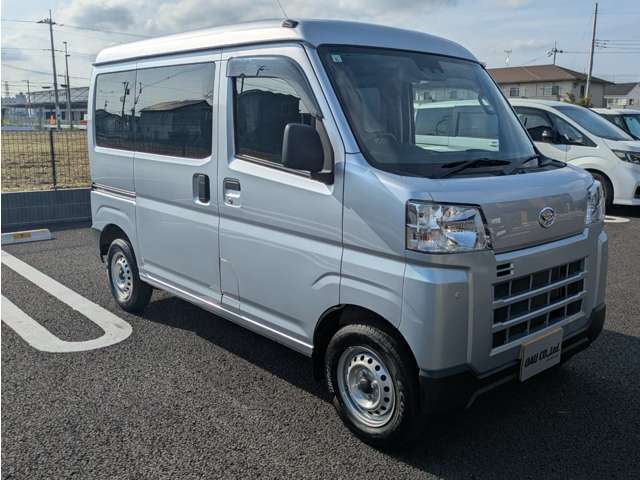 大好評のボディコーティングもご納車までに施工可能！雨染みや線傷など中古車だからと諦めていませんか？ピカピカの状態でお乗り出し頂けます！