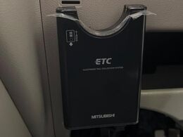 【ETC】高速道路の料金所をストレスなく通過！話題のスポットやサービスエリアに多い「スマートIC」利用時は必須のアイテムです。当店でセットアップを実施、ご納車当日からすぐにご利用いただけます！