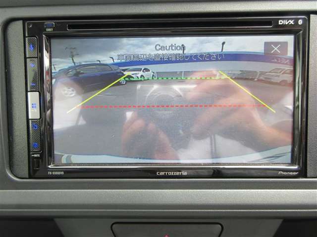 バックカメラ付きなので車庫入れ時も後方確認がスムーズです。