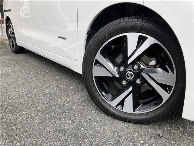 気になる車はすぐにお問い合わせください！画面右側の0066から始まる無料ダイヤルからお問い合わせ下さい！専門スタッフがお車のご質問にお答えいたします！