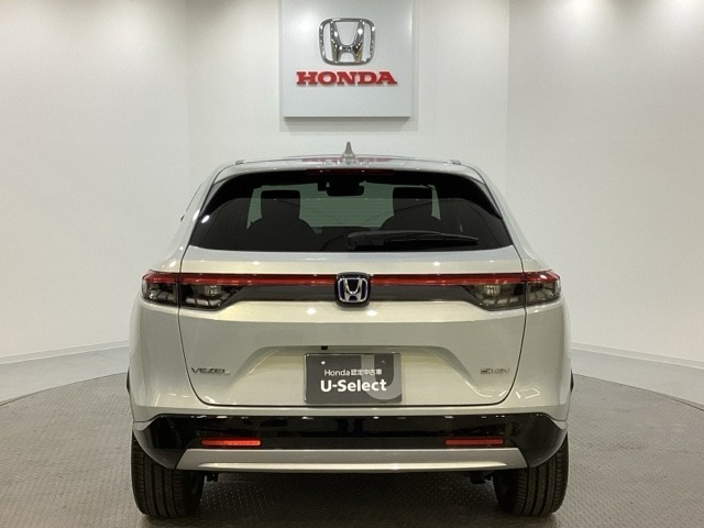 Honda認定中古車 U-Selectは3つの安心をお約束します。　1　Hondaのプロが整備した安心。 2　第三者機関がチェックした安心。　3　購入後もHondaが保証する安心。