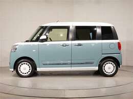 色はシャイニングホワイトパール/レイクグレーメタリックのツートンカラー(XK6)です。