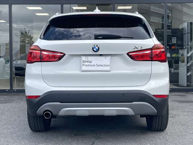 サービスにはドイツ本国と同様に教育と訓練を受け、BMWを知り尽くした「マイスターメカニック」が数多く在籍しております。納車前点検整備で、お客様に安心と安全をお届けいたします。