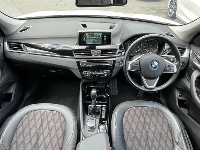 地域最大級の展示台数！お気に入りのお車があれば、ぜひステアリングを手にしてください。稀少モデルも鋭意取り揃え、幅広いニーズにお応え致します。スタッフ一同皆様のご来店を心よりお待ち申し上げます。