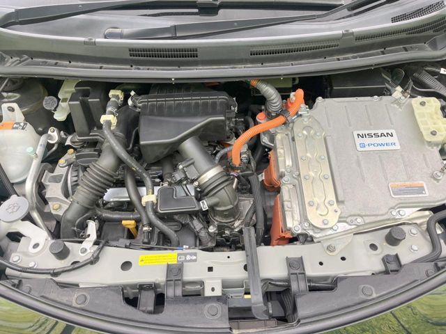 親切・丁寧な専門メカニックスタッフが応対！・車検・点検整備・事故等の修理などアフターサービスも安心。お車のカスタマイズもネクステージのサービススタッフまでご相談ください！