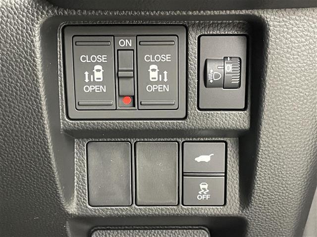 【運転席操作部】快適なドライブを楽しむための機能が装備されています！運転席から触れるので、使いやすいです！除菌プランいれていただくと、さらに清潔で安心していただけます！