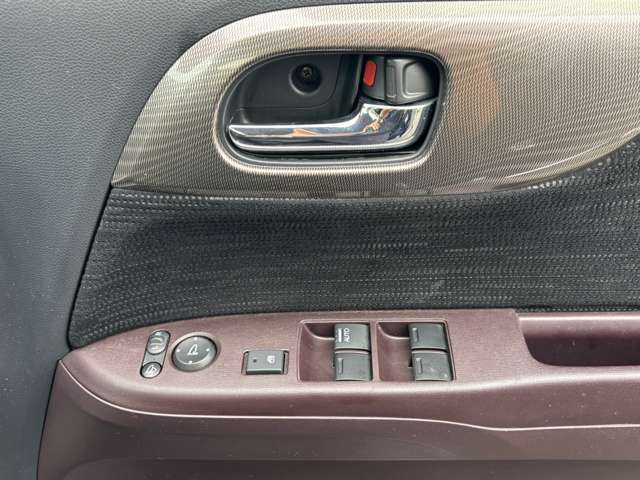お客様が長く、安心して乗ることができる車を販売することを心がけております。