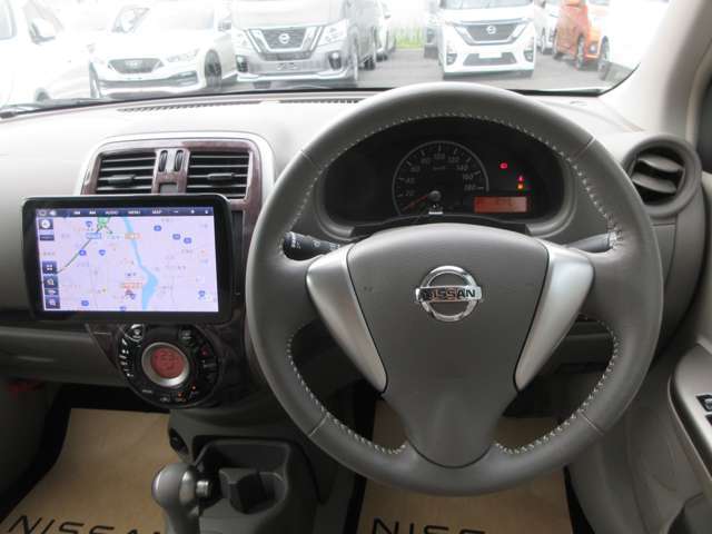 清潔で広々した座席です！是非、現車を見て体感してみてください。