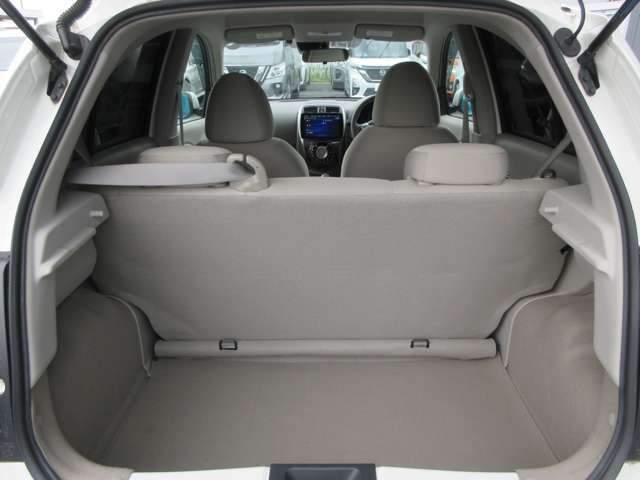 【Nissan Intelligent Choice】「2年間走行無制限保証」全国2300カ所の日産サービス工場で保証修理が受けられる。