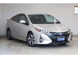 カーズクラブ　OUTLET店がスタートいたしました！！アウトレット車両は全車6ヶ月or5千km無償保証付きです！※また、こちらの車両はアウトレット車両ではございません。