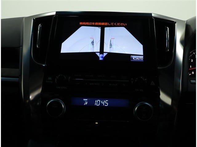 パノラミックビューモニター装備！サイドビュー・車両に取り付けたフロント、サイド、バックカメラの映像を合成して画面上に表示させることで、低速時の運転を補助する装置です。