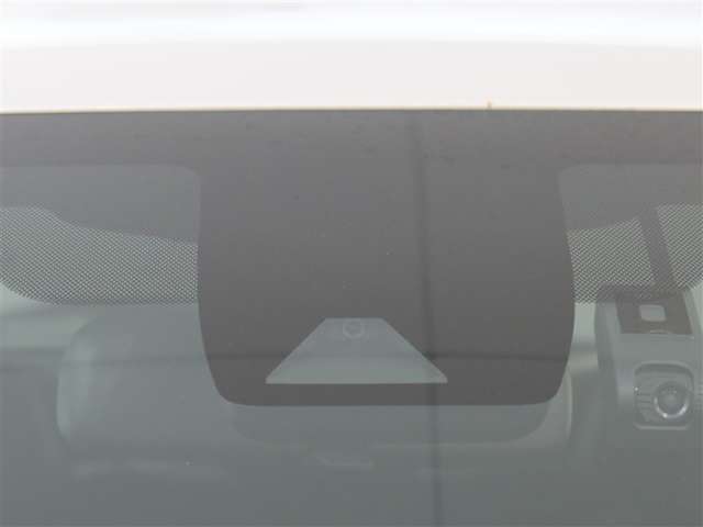 サポカーは、高齢運転者を含めたすべてのドライバーによる交通事故の発生防止・被害軽減対策の一環として、国が推奨する新しい自動車安全コンセプトです。詳しくは販売店スタッフまでおたずねください。