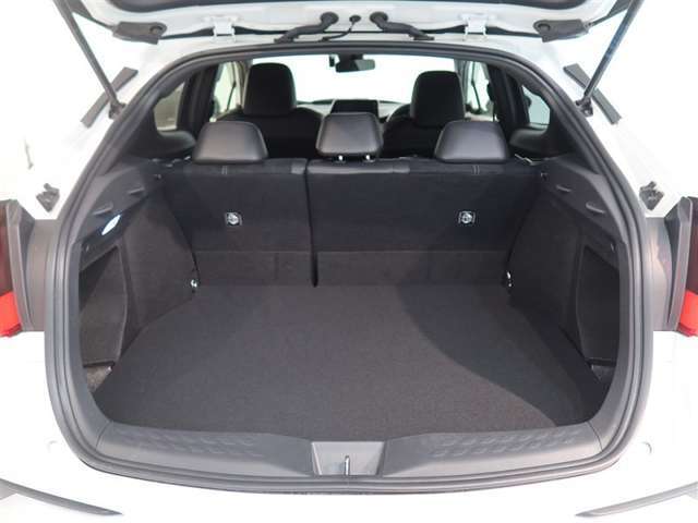 広々としたラゲージスペースを備えています。大きなものや長さのある荷物もしっかりと積み込めます。