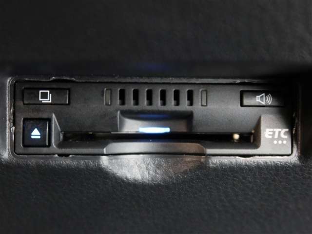 ETC車載器付きです。高速道路の料金所もスムーズに通過できます。