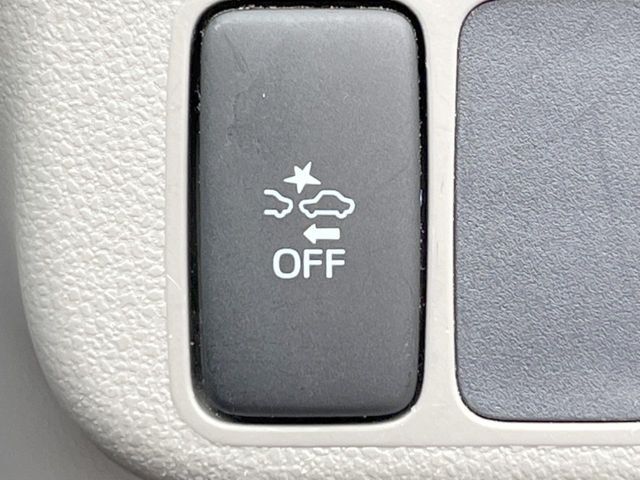 【スマートアシスト】走行中に前方の車両等を認識し、衝突しそうな時は警報とブレーキで衝突回避と被害軽減をアシスト。より安全にドライブをお楽しみいただけます。