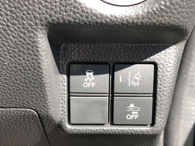 安全装備充実　衝突被害軽減ブレーキ・踏み間違い防止装置・横滑り防止装置VDC　車線逸脱警報LDW付き