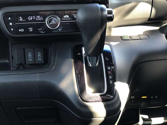 CVT無段変速機　変則ショックが少なく低燃費