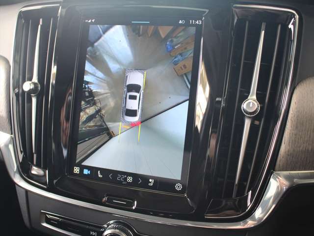 更に360°ビュー表示も可能です　車を上から見下ろしたように車外を確認できるため、一切の死角がない状態で駐車が可能です